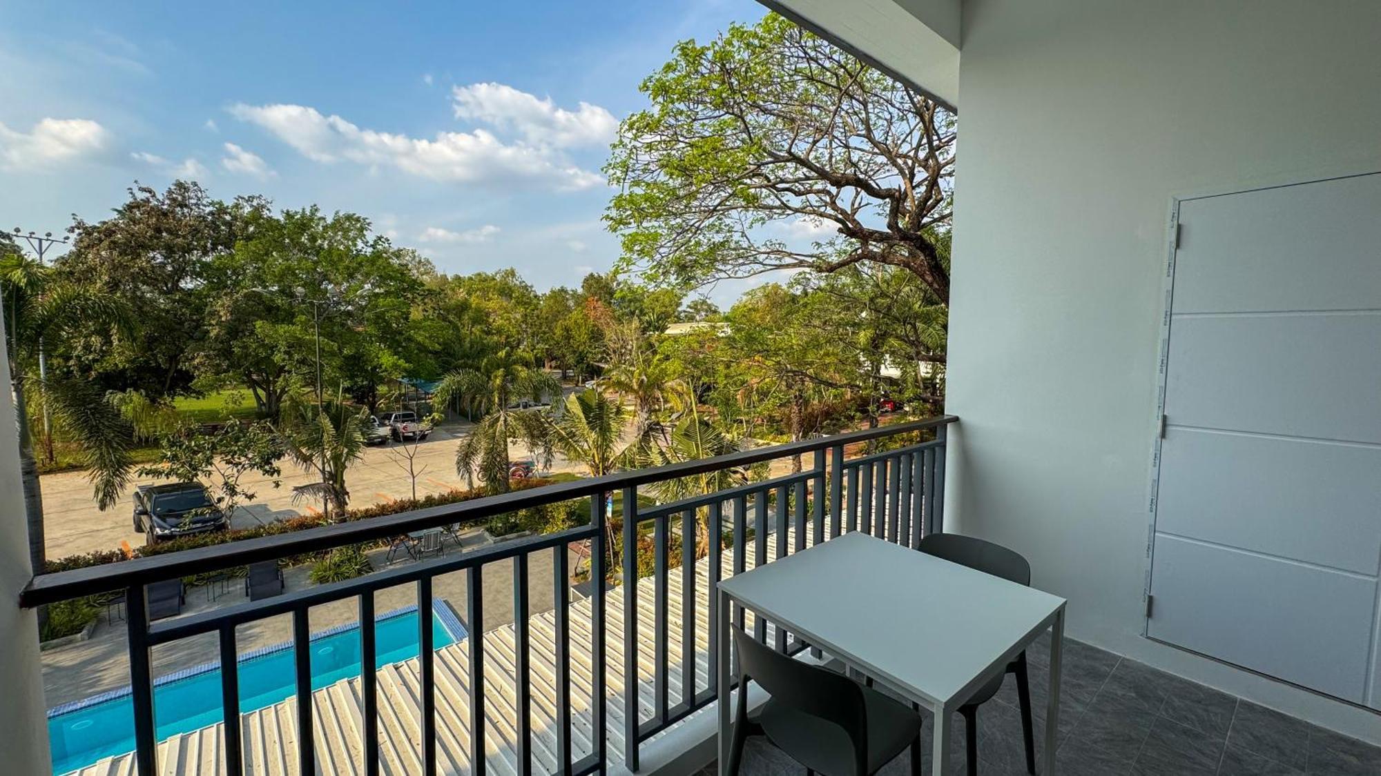 Baan Suan Khun Ta And Golf Resort Убонратчатхані Екстер'єр фото